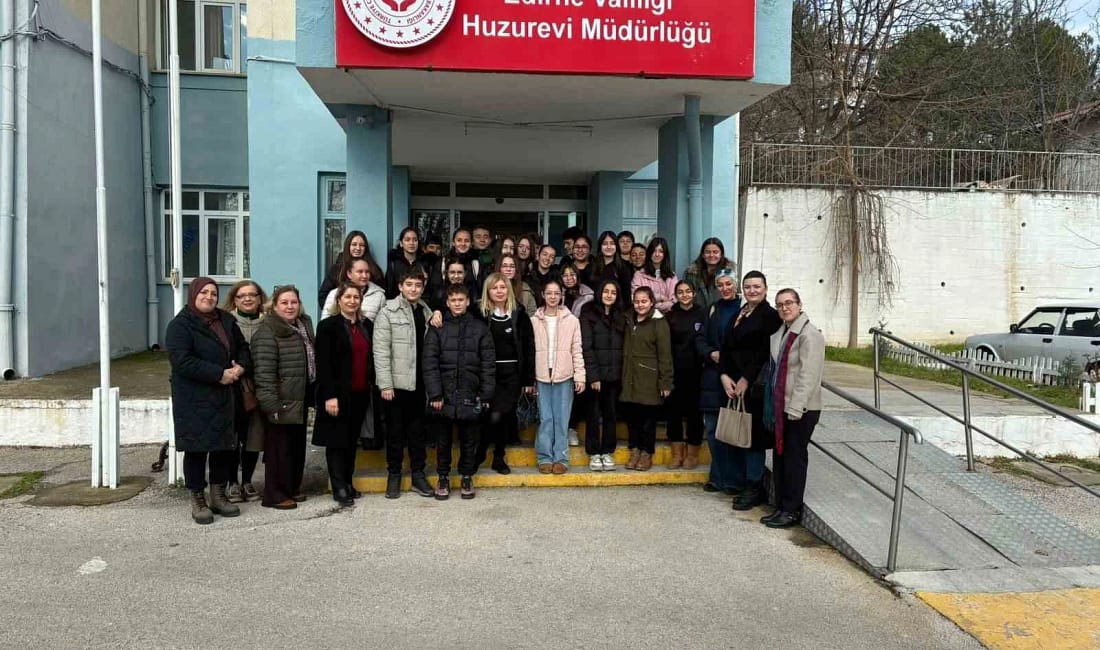 Edirne’de el emeği ürünler huzurevi sakinlerinin içini ısıttı Mehmet Ruşen Erkurt Ortaokulu öğrenci ve velilerinin hayata geçirdiği El