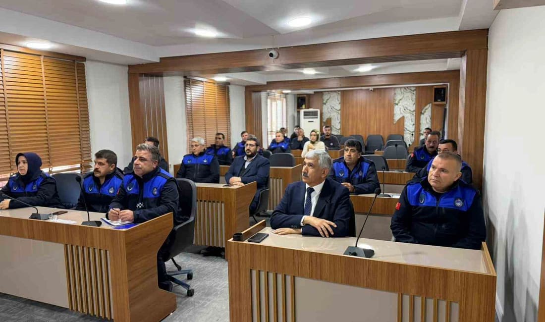 Kahta Belediyesi zabıtasına kapsamlı hukuk eğitimi Kahta Belediyesi’nde görev yapan zabıta personeline yönelik düzenlenen hukuk eğitimi