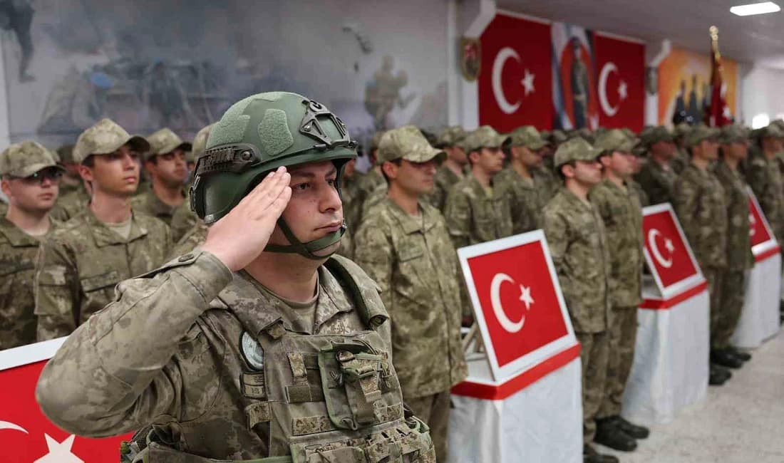 Erzincan’da bedelli erler yemin etti Erzincan’da düzenlenen törende bedelli askerlik yapan Mehmetçikler yemin ederek askerlik