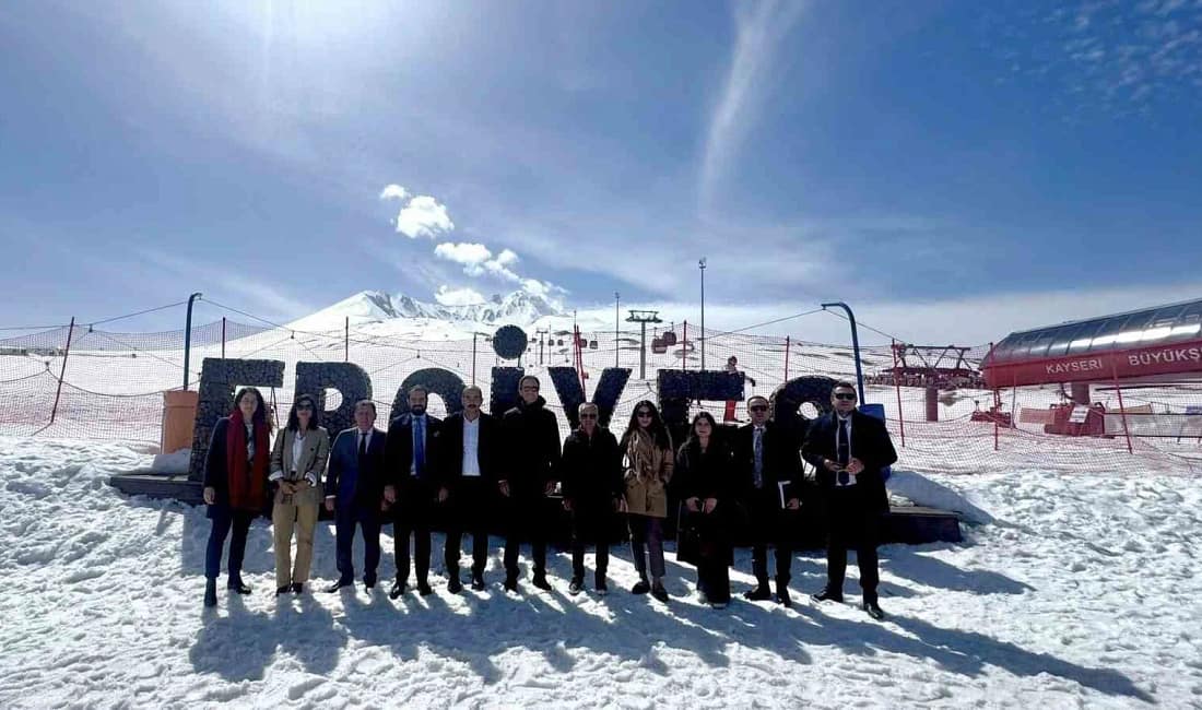 Belçika heyeti Erciyes’e hayran kaldı Belçika’nın Ankara Büyükelçisi Hendrik Van De Velde ve beraberindeki heyet,
