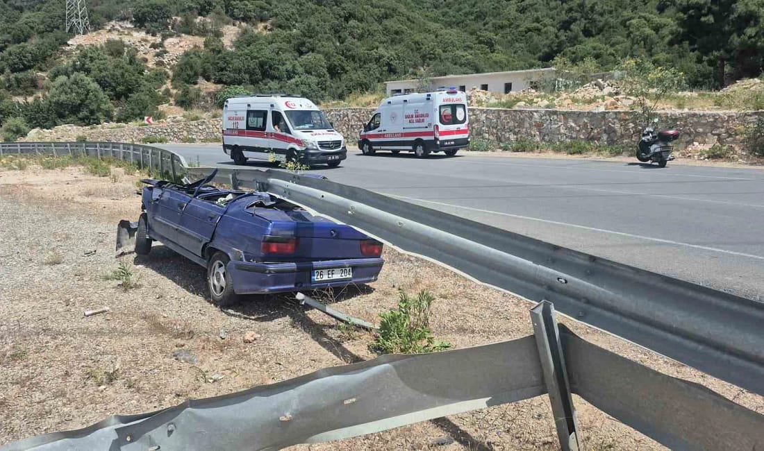 Bodrum’da otomobil bariyerin altına girdi Muğla’nın Bodrum ilçesinde kontrolden çıkan otomobil çelik bariyerlerin altına girdi.