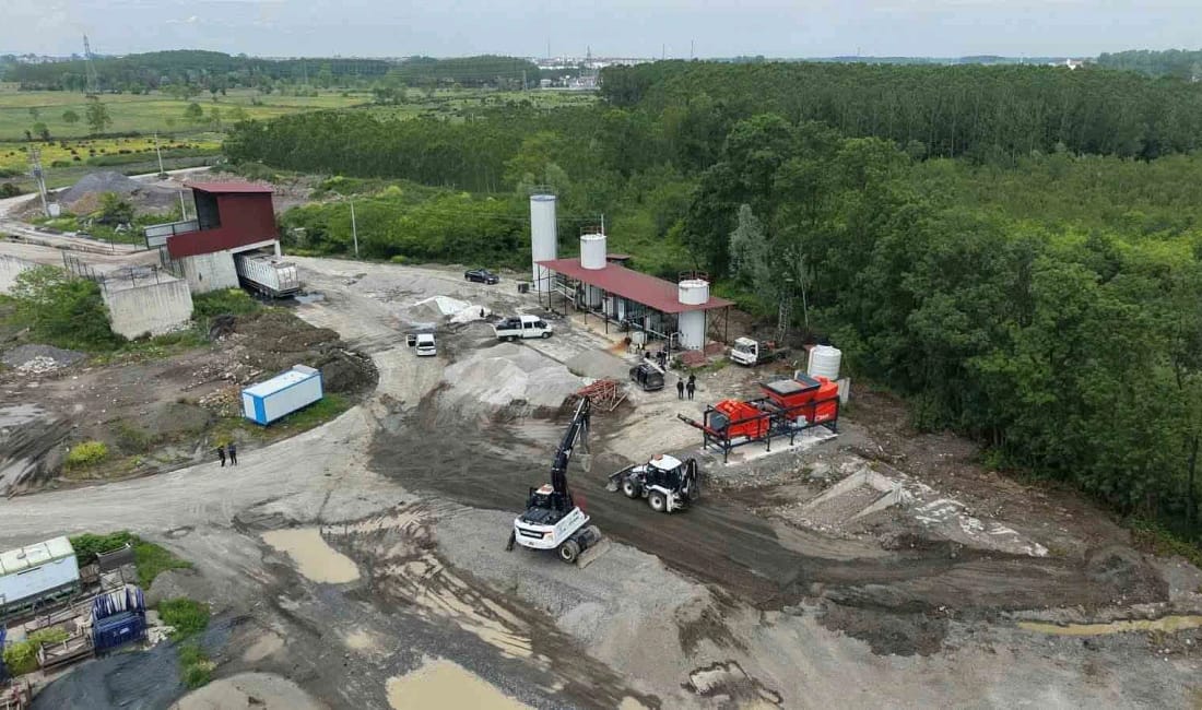 Terme asfalt üretimine yeniden başladı Terme Belediyesi, yaklaşık 5 milyon liralık yatırımla yeniden kurduğu asfalt