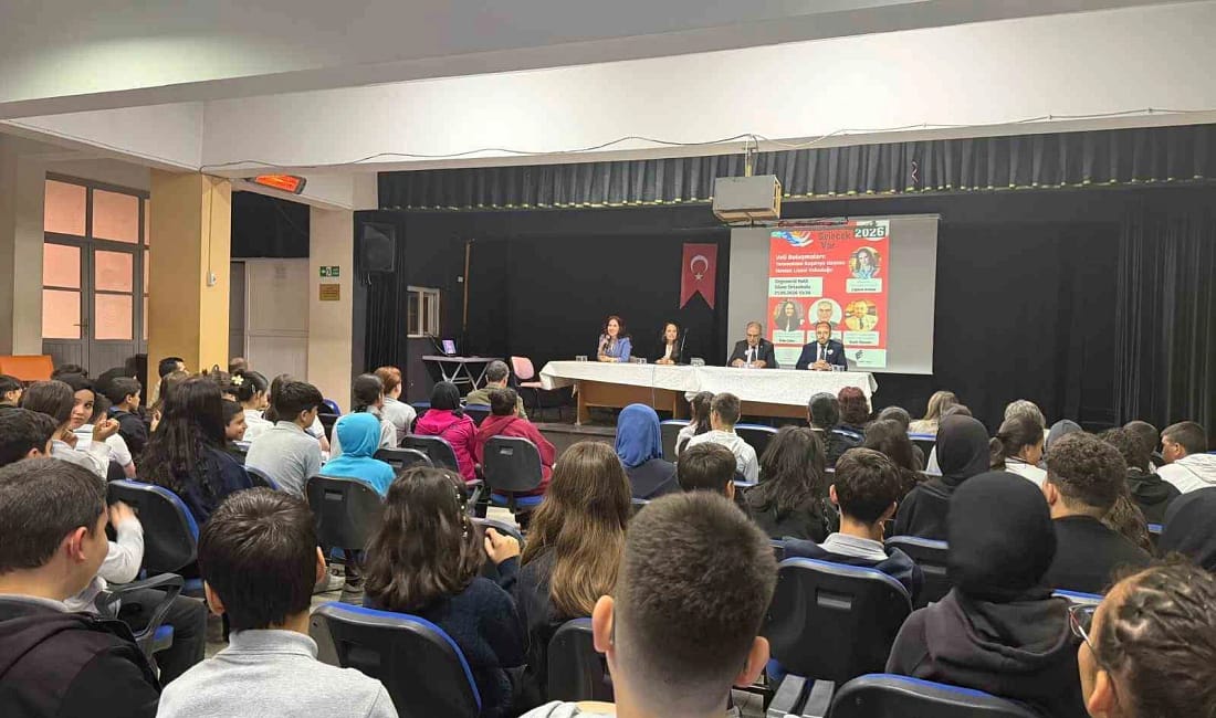 Öğrencilere girişimcilik tavsiyeleri verildi Eskişehir’de düzenlenen programda öğrencilere meslek liselerinin önemi ve girişimcilik konusunda