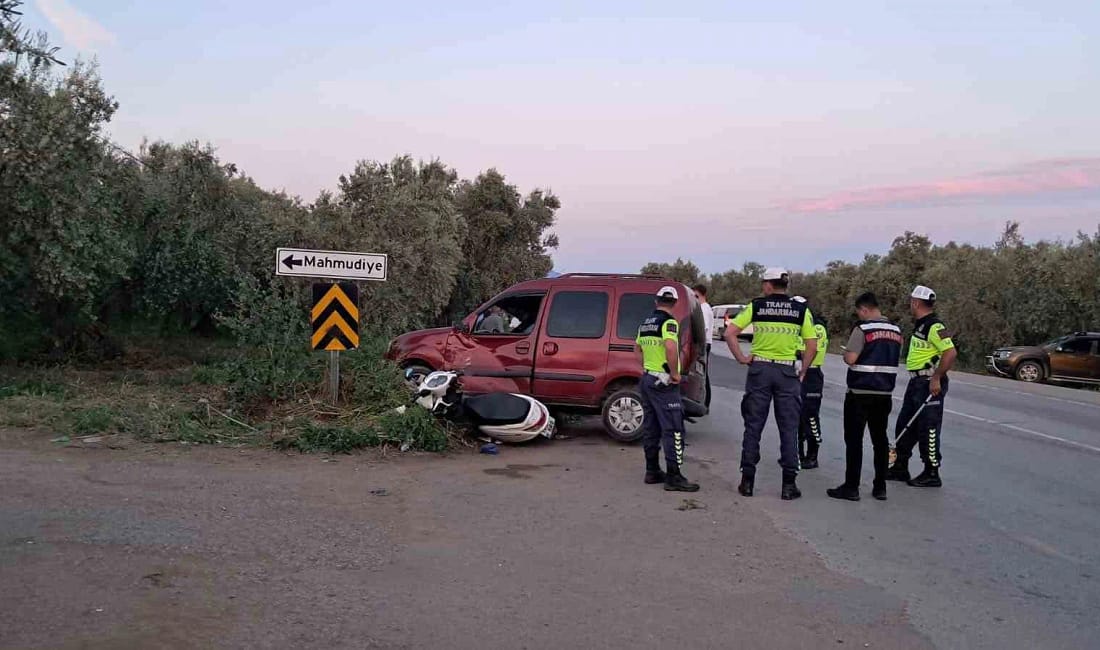 Bursa’da motosiklet ile hafif ticari araç çarpıştı: 2 yaralı Bursa’nın İznik ilçesinde motosiklet ile hafif ticari aracın çarpıştığı kazada