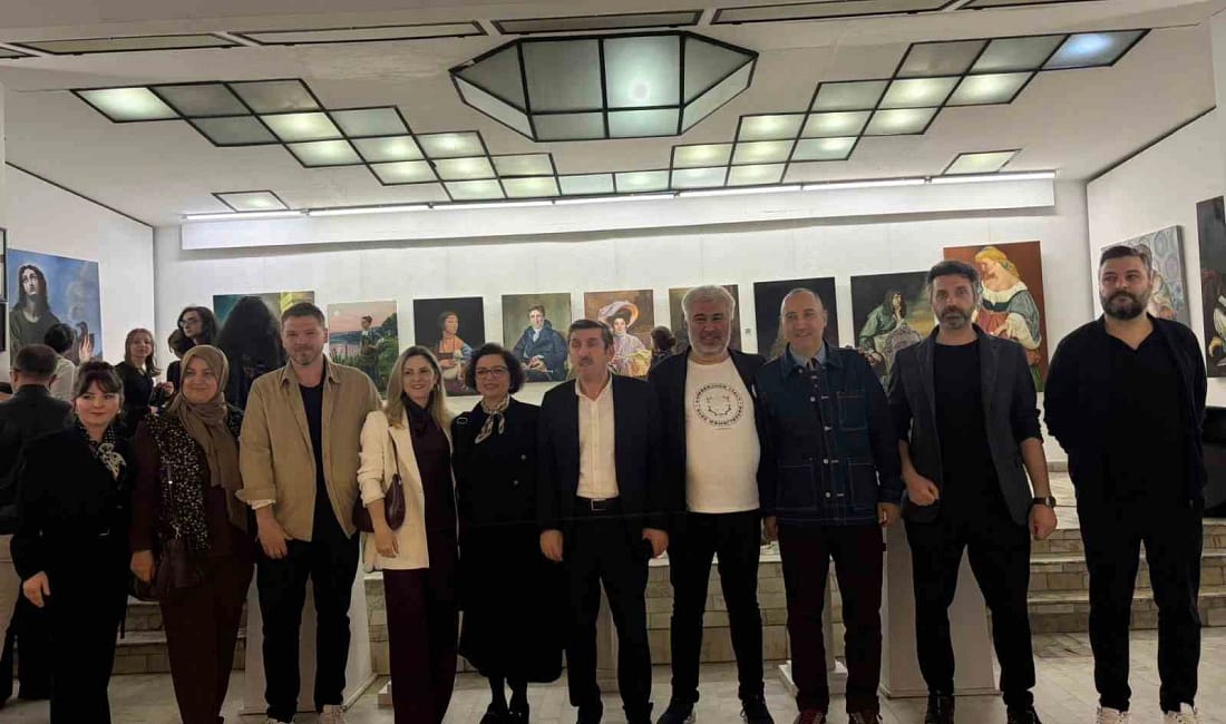 Genç sanatçılar eserlerini karekodla dijitale taşıdı Bursa Zeki Müren Güzel Sanatlar Lisesi öğrencilerinin yıl boyunca hazırladığı