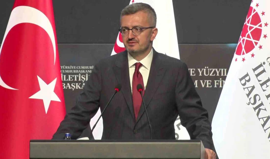 İletişim Başkanı Duran: “Türkiye, son 25 yılda küresel ekonominin fırtınalı sularında sığınılacak bir güvenli liman haline gelmiştir” Cumhurbaşkanlığı İletişim Başkanı Prof. Dr. Burhanettin Duran, “Türkiye, özellikle son