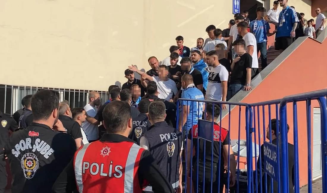 Bağcılar’da amatör maçta ortalık karıştı: 2 gözaltı Bağcılar’da 2. Amatör Lig Play Off maçında Bağcılar Spor ile