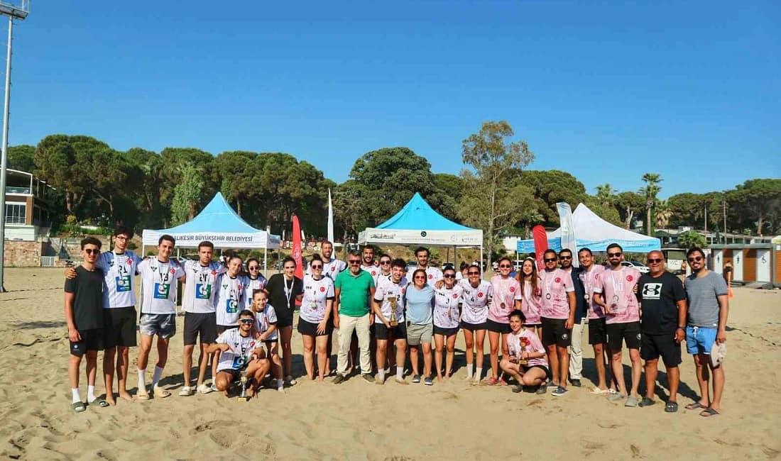 Balıkesir’de Plaj Korfbol Türkiye Şampiyonası yapıldı Balıkesir’in Burhaniye ilçesi, Plaj Korfbol Türkiye Şampiyonasına ev sahipliği yaptı.