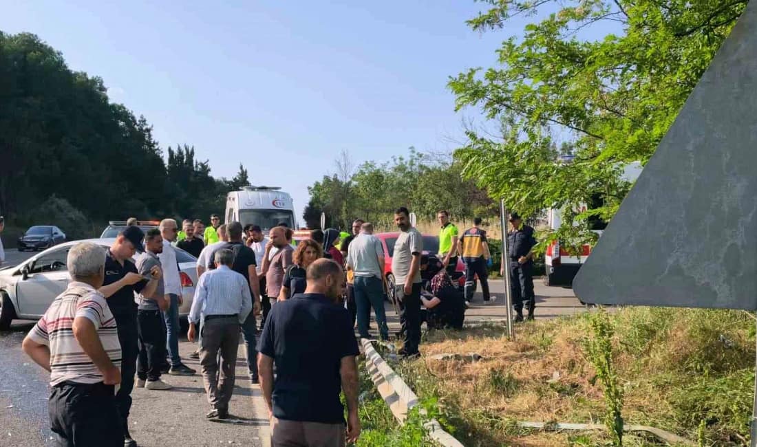 Bursa’da iki otomobil çarpıştı: 6 yaralı Bursa’nın Kestel ilçesinde iki otomobilin çarpıştığı kazada 6 kişi yaralandı.