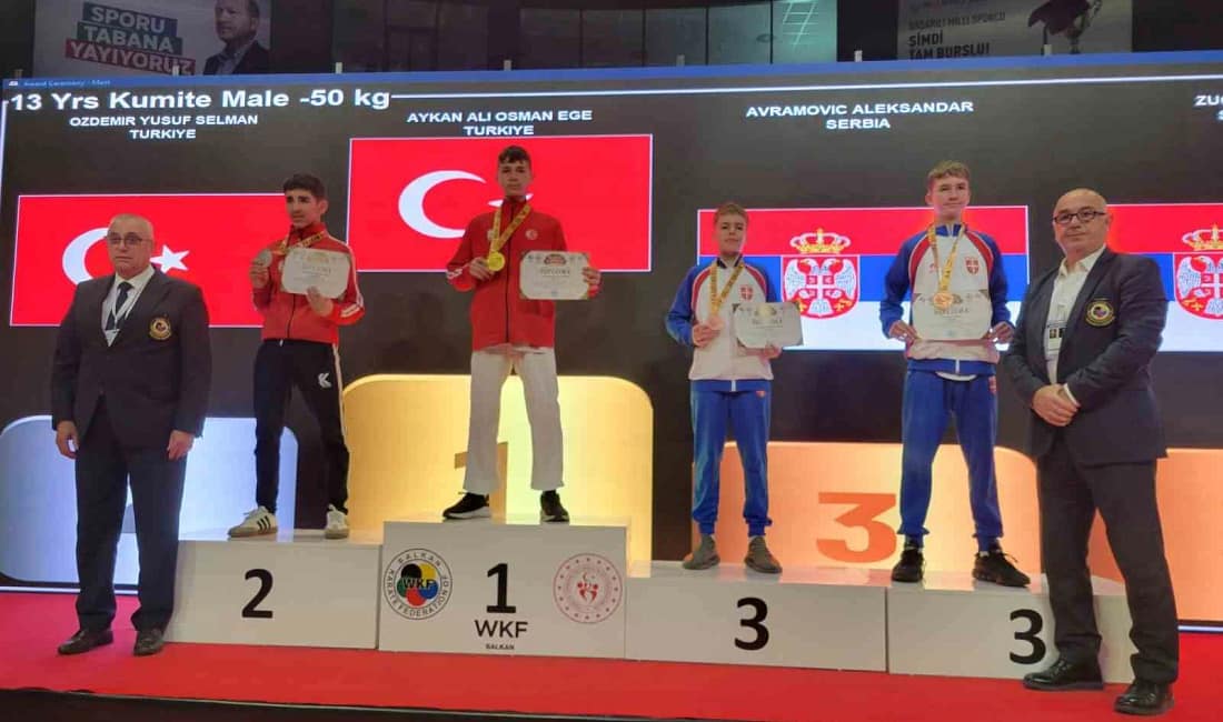 Darıcalı karateciler Balkan Şampiyonası’ndan madalyalarla döndü Darıca Belediyesi Eğitim ve Spor Kulübü sporcuları, İstanbul’da düzenlenen Balkan