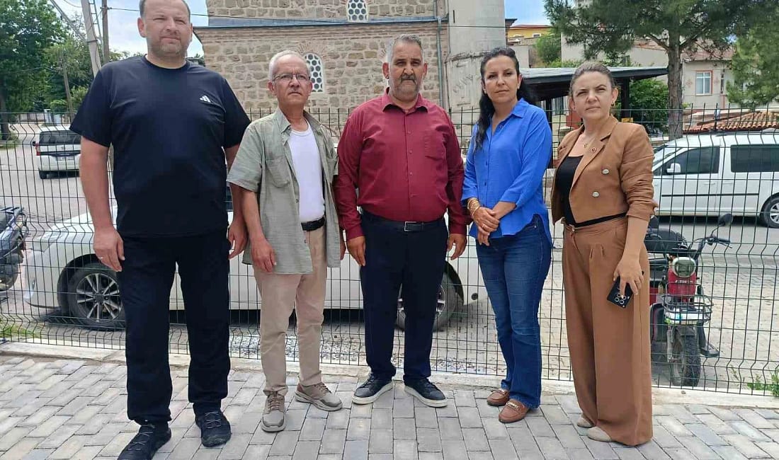 Edirne’de CHP mitingine katılmayan muhtarlara belediye başkanından “hizmet” tehdidi iddiası Edirne’de CHP İl Başkanlığı tarafından 25 Mayıs 2026 tarihinde düzenlenen