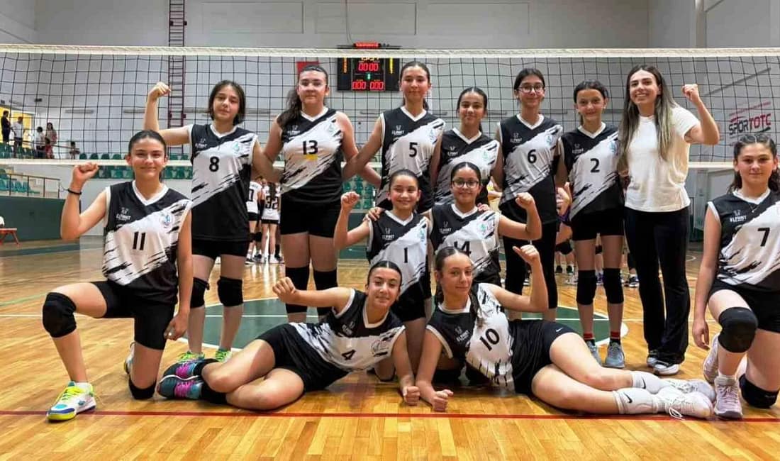 Körfez Gençlerbirliği midi kızları namağlup şampiyon oldu Kocaeli Midi Gelişim Voleybol Ligi Derince Grubu’nda Körfez Gençlerbirliği şampiyonluğa