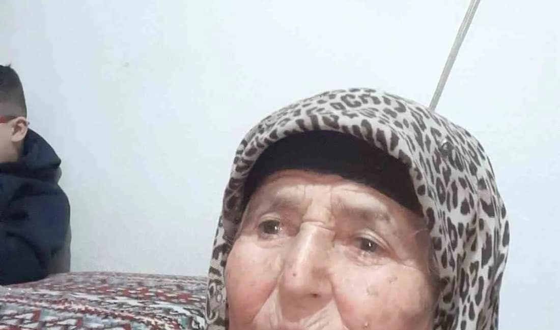 Tarlada uyuyan kadın iş makinesinin altında can verdi Bursa’da tarlada çalıştıktan sonra öğle yemeğini yiyip dinlenmek için yol