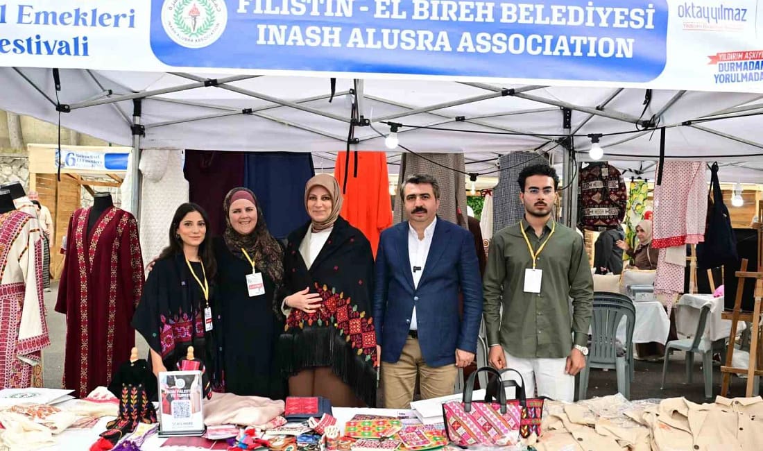 Yıldırım’da kadınlar üretiyor, kent kazanıyor Yıldırım Belediyesi tarafından geleneksel hale getirilen El Emekleri Festivali, 2