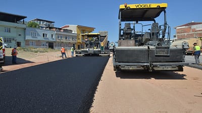 Ankara-İzmir yolunu rahatlatacak alternatif güzergâhın asfalt serimi başladı. Projede bisiklet