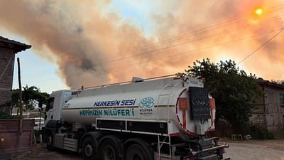Nilüfer Belediyesi, Osmaneli’deki yangın söndürme çalışmalarına bir su tankeri ile
