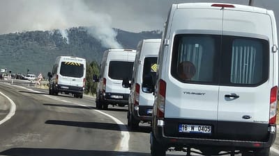 Yangının yayılması üzerine Harmancık ilçesindeki Çamoğlu, Ilıcaksu ve Dutluca mahallelerinin