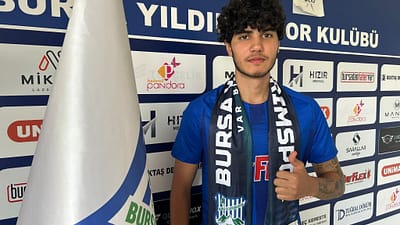 2006 doğumlu orta saha oyuncusu Oğul Dora Şimşek, Yıldırımspor’la profesyonelliğe