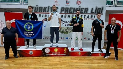 Türkiye Karate Premier Ligi Rıdvan Gümüş etabında Bursa Büyükşehir Belediyespor’un