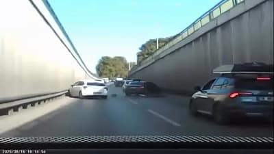 Bursa’nın Osmangazi ilçesinde alkollü sürücünün karıştığı kazada bebekli aile yaralandı.