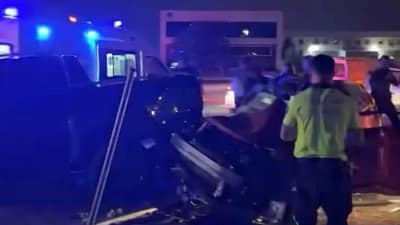 Bursa'nın Nilüfer ilçesinde hafif ticari araç ile otomobilin çarpışması sonucu