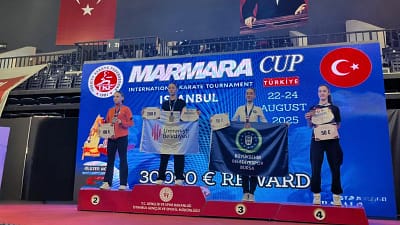 İstanbul’daki Uluslararası Marmara Cup Karate Turnuvası’nda Bursa Büyükşehir Belediyespor sporcuları