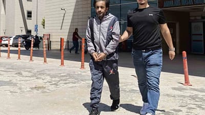 Bursa’nın İnegöl ilçesinde Narkotik Büro Amirliği ekipleri uyuşturucu tacirini kıskıvrak