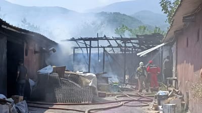 Bursa’nın İnegöl ilçesinde mobilya imalathanesinin depo kısmında yangın çıktı.