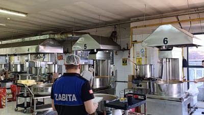 İnegöl Belediyesi Zabıta Müdürlüğü ekipleri, denetim faaliyetleri kapsamında pastane, tatlıcı