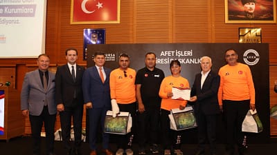 Bursa Büyükşehir Belediye Başkanı Mustafa Bozbey, Bursa’daki orman yangınlarının söndürülmesi