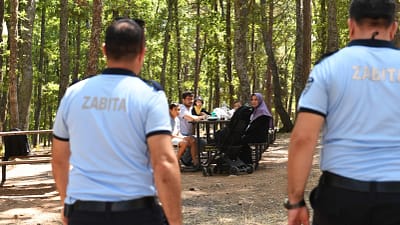 Osmangazi Belediyesi Zabıta Müdürlüğü ekipleri, artan sıcaklıklarla birlikte yangın riskine