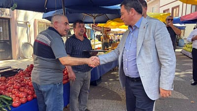 Osmangazi Belediye Başkanı Erkan Aydın, Muradiye Mahallesi’nde salı günleri kurulan