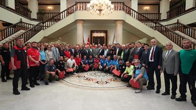 Bursa Valisi Erol Ayyıldız, Bursa ve ilçelerinde meydana gelen orman yangınlarına cansiperane şekilde