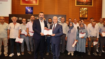 Bursa Büyükşehir Belediye Başkanı Mustafa Bozbey, kentin farklı noktalarında meydana