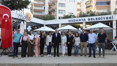 Mudanya Belediyesi tarafından hayata geçirilen Mola Mudanya, kitap, kahve ve