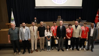 Romanya’da yapılan Avrupa Bilek Güreşi Şampiyonasında derece elde eden İnegöllü