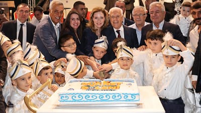 Bursa Büyükşehir Belediyesi tarafından düzenlenen Geleneksel Sünnet Şöleni bayram coşkusuna