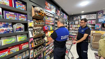 Okulların açılmasına sayılı günler kala kırtasiye alışverişleri başlarken, İnegöl Beledisi