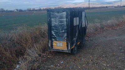 Isparta’nın Şarkikaraağaç ilçesinde sürücüsünün kontrolünü kaybettiği elektrikli motosikletin devrilmesi sonucu