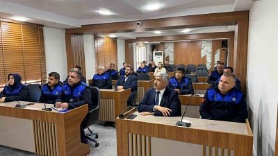 Kahta Belediyesi’nde görev yapan zabıta personeline yönelik düzenlenen hukuk eğitimi