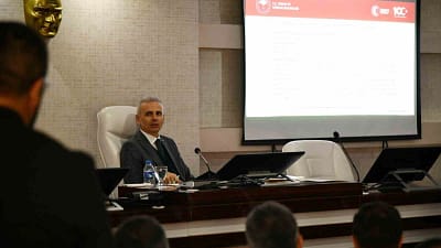 Ardahan’da düzenlenen değerlendirme toplantısında hayvancılıkta verimliliğin artırılması, buzağı ölümlerinin azaltılması