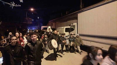 Konya’nın Bozkır ilçesinde Gençlik Merkezi tarafından düzenlenen etkinlikte çocuklar davullarla