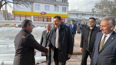 AK Parti Malatya Milletvekili Bülent Tüfenkçi, Arguvan’da gerçekleştirdiği ziyaretlerde esnafın