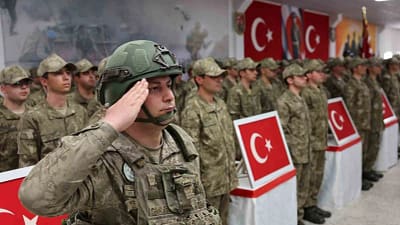 Erzincan’da düzenlenen törende bedelli askerlik yapan Mehmetçikler yemin ederek askerlik