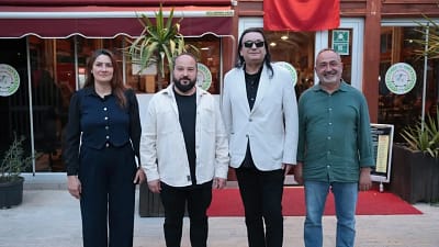 Sanatçı Gökhan Kırdar, Aydın’daki Ege Kariyer Fuarı kapsamında memleketi İncirliova’yı