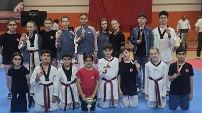 Bilecikli tekvando sporcuları Batı Karadeniz Taekwondo Turnuvası’nda 11 madalya kazandı.