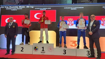 Darıca Belediyesi Eğitim ve Spor Kulübü sporcuları, İstanbul’da düzenlenen Balkan