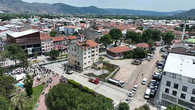 Gürsu’nun 30 yıllık hayali gerçek oluyor. Gürsu Kent Meydanı Projesi’nin