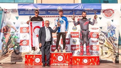 Kocaeli Büyükşehir Belediyesi Kağıtspor Kulübünün sporcuları, geride kalan hafta katıldıkları