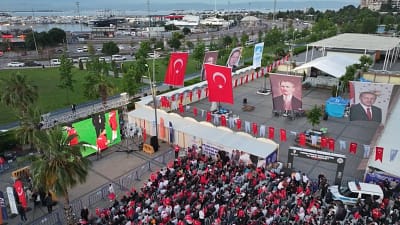 Dünya Kupası heyecanı binlerce vatandaşın katılımıyla birlikte Pendik Sahili’nde doyasıya